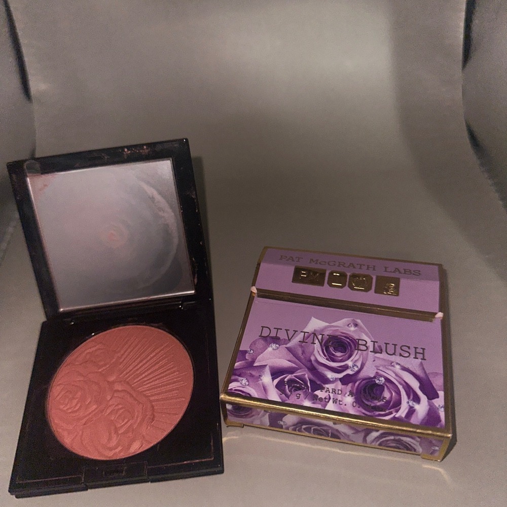 Pat McGrath Labs Divine Blush Nude Venus Rose Pressed Powder Makeup